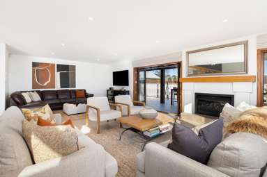 25 Clover Road West_3