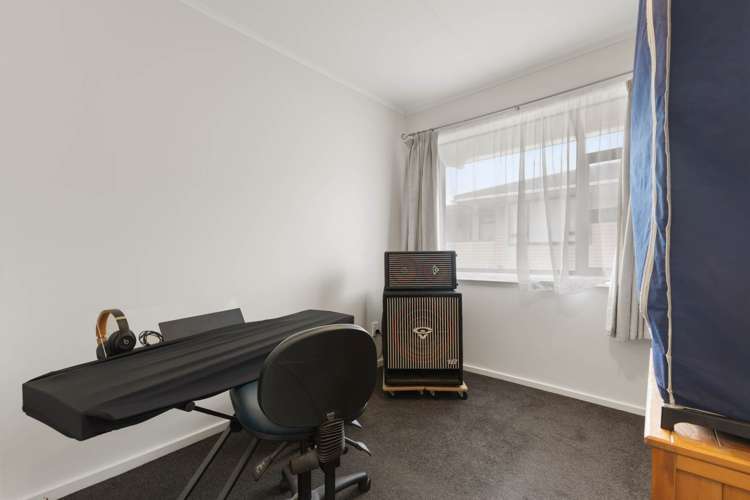 37 Boyd Avenue Mangere Bridge_11