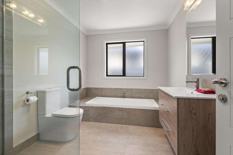 39 Shamrock Street Takaro_2