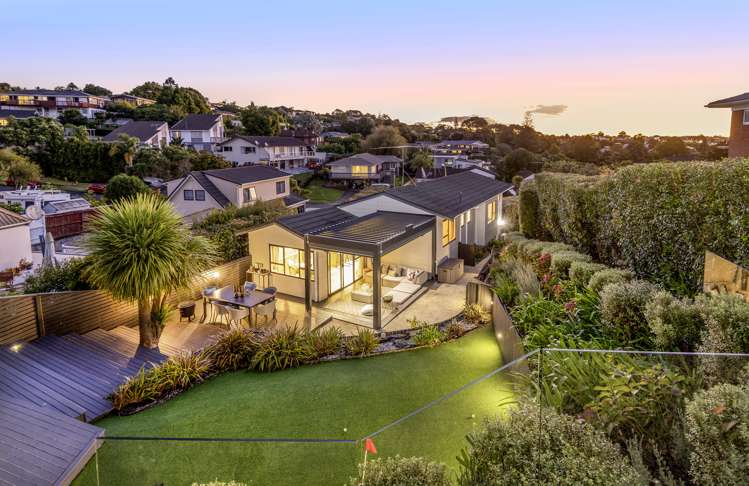 35 Pickwick Parade Mellons Bay_29