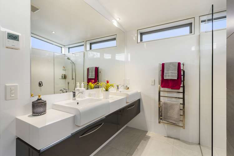 4a Beach Road Castor Bay_24