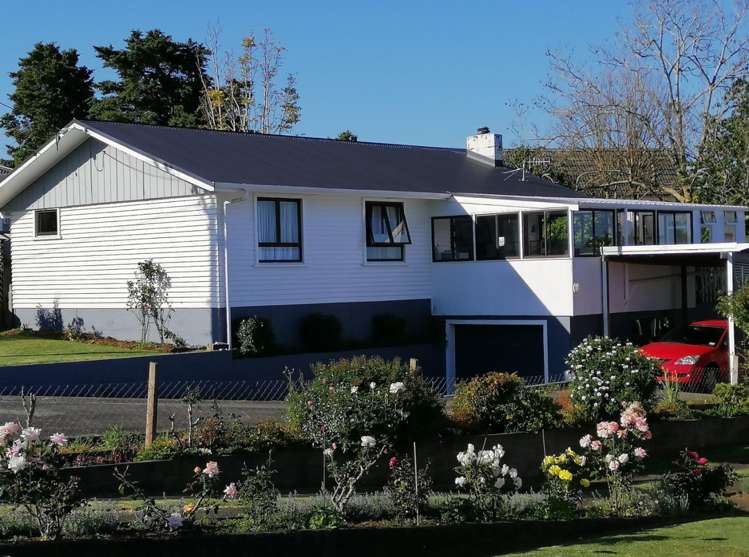 5 Sussex Place 11601_0