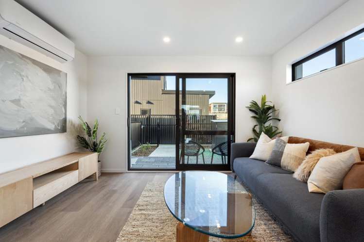 5/2 Firebrick Way Hobsonville_2