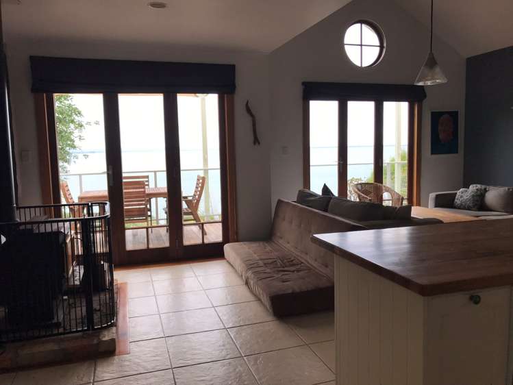 66 Kauri Point Road Laingholm_11