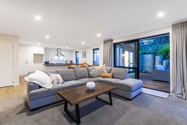 6 Martingale Drive_2