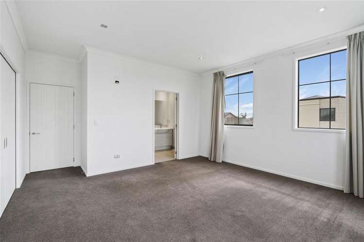 166 Hussey Road Northwood_8