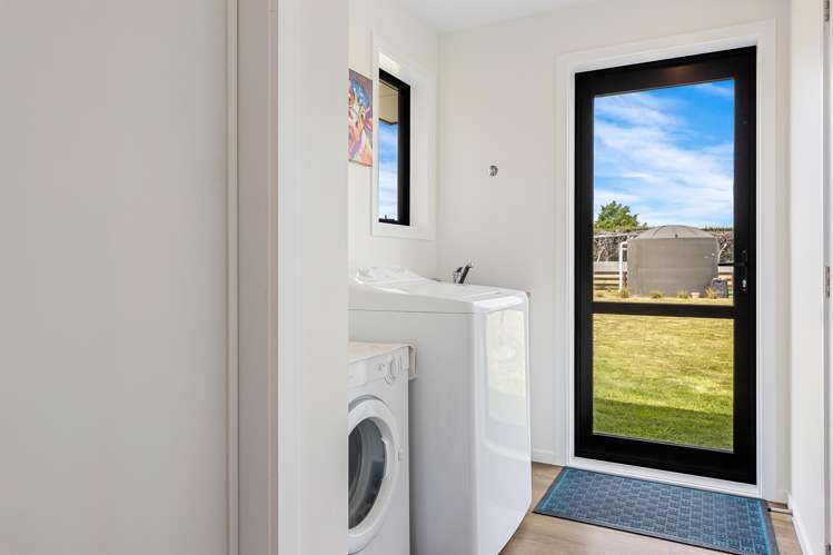 1B Riverdale Place Amberley_19