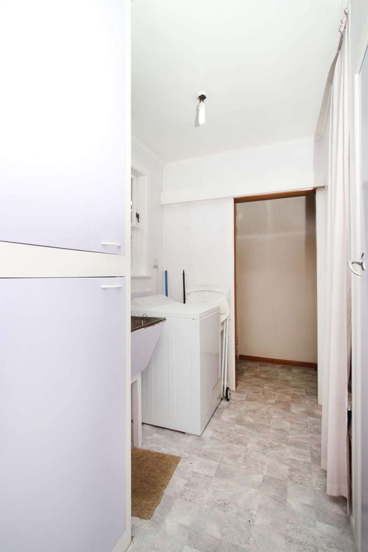 8 Maybelle Place Kelston_16