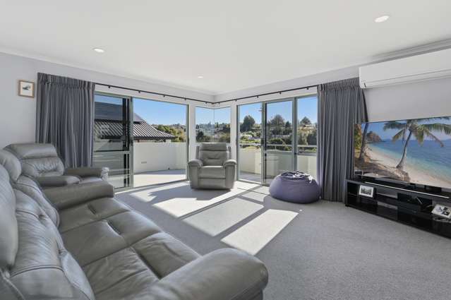 Brookfield family haven, sun and views lifestyle