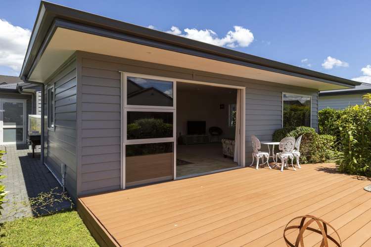 25 Chateau Crescent Rangatira Park_9