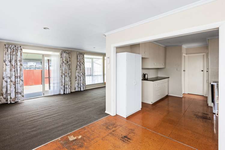 1099 Cunningham Crescent Mayfair_5