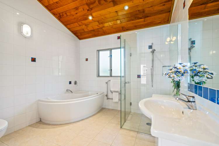 572 Rockell Road Whananaki_25