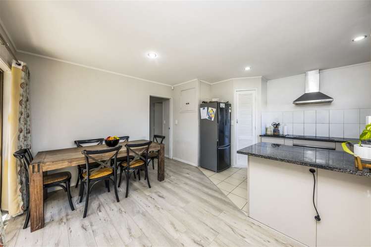 2/1 Peguero Place Totara Heights_6