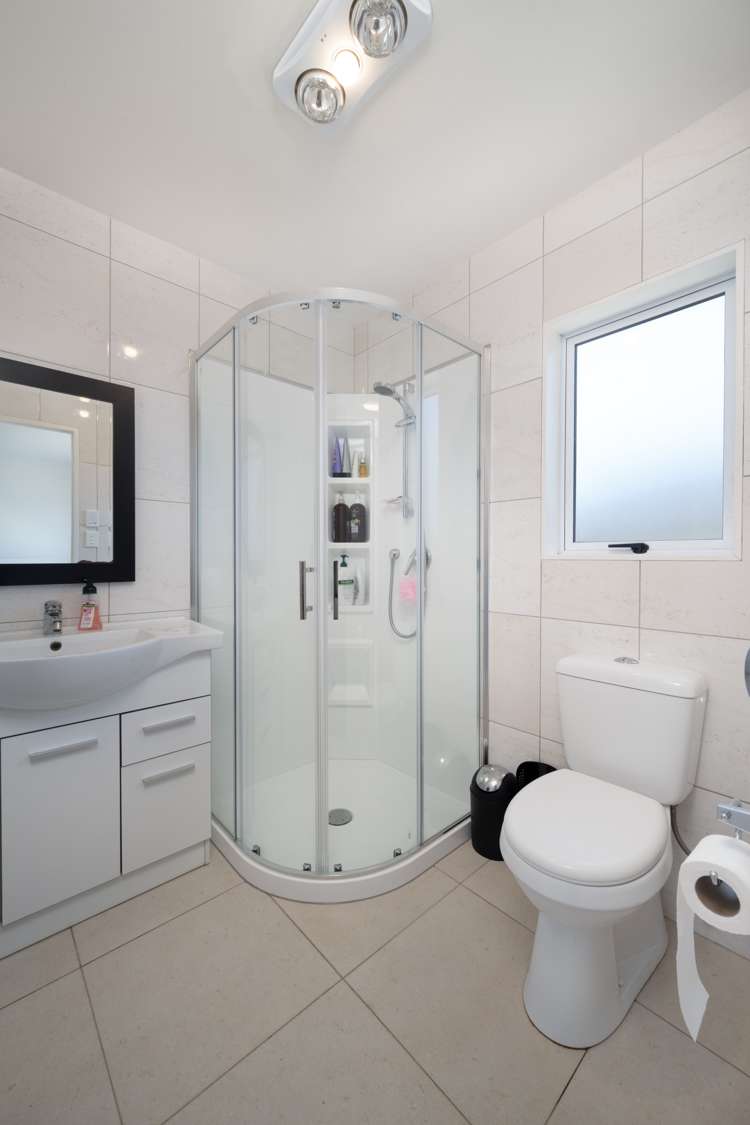 16 John Broad Place Flat Bush_11