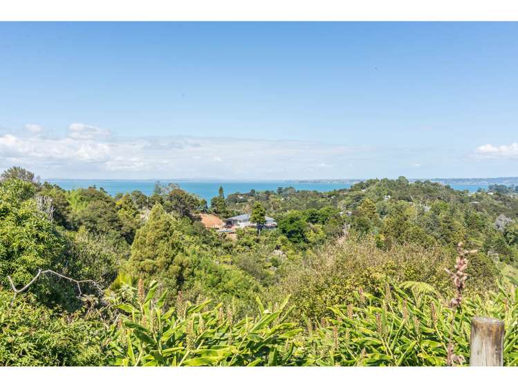 8 Grendon Road Titirangi_13