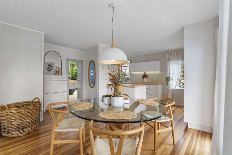 77 Taurus Crescent Beach Haven_8