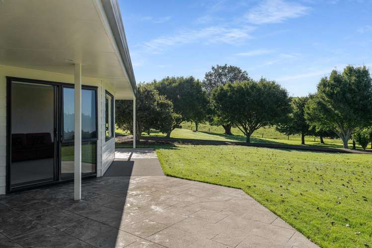24 Julian Road Onemana_13
