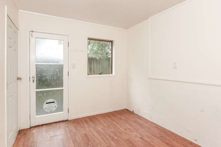 29 Puketitiro Street Glen Eden_14