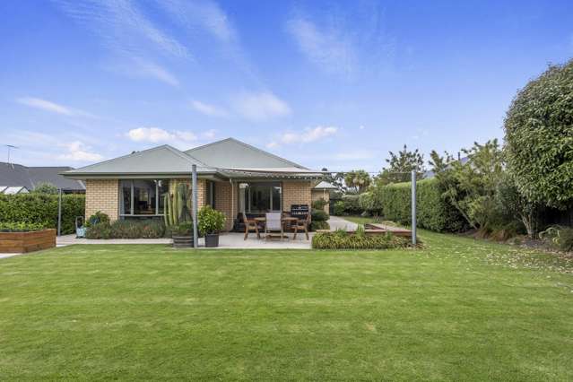 BBQ weather? This home's calling it!