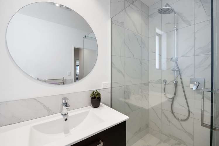 7 Hyatt Close Leamington_19