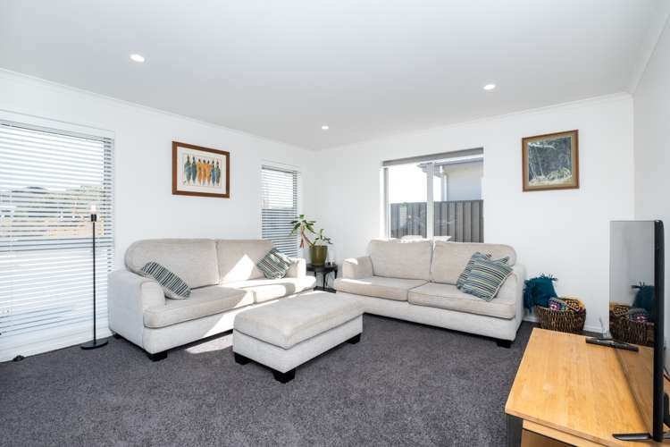 36 Arbuckle Road Frimley_5