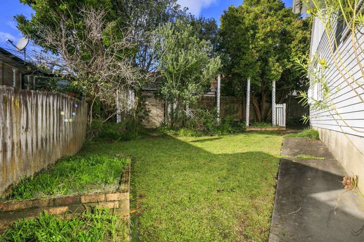 1/13 Eversleigh Road Belmont_14