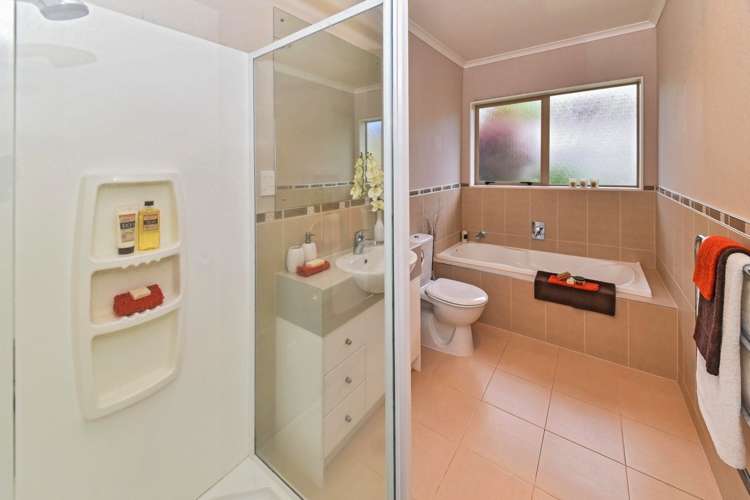 20 Girvan Terrace Wattle Downs_17