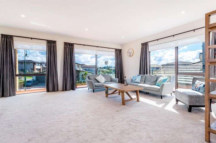 21 Midhurst Avenue Henderson_1