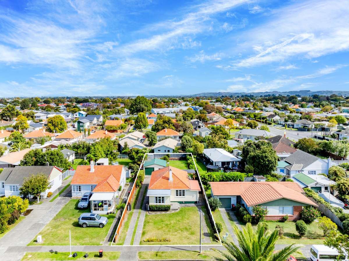 54 Douglas Mclean Avenue_0