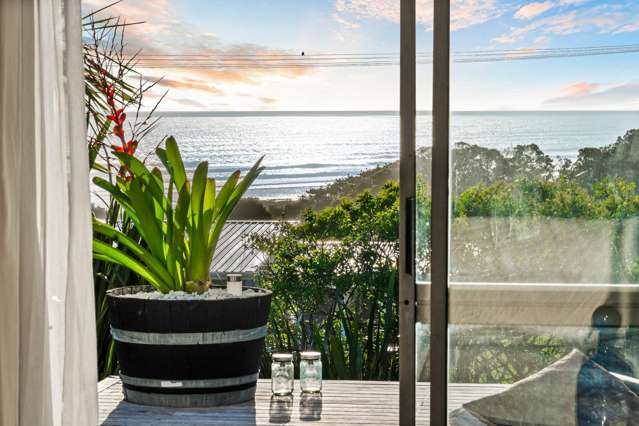 Coastal Cutie with Style & Views