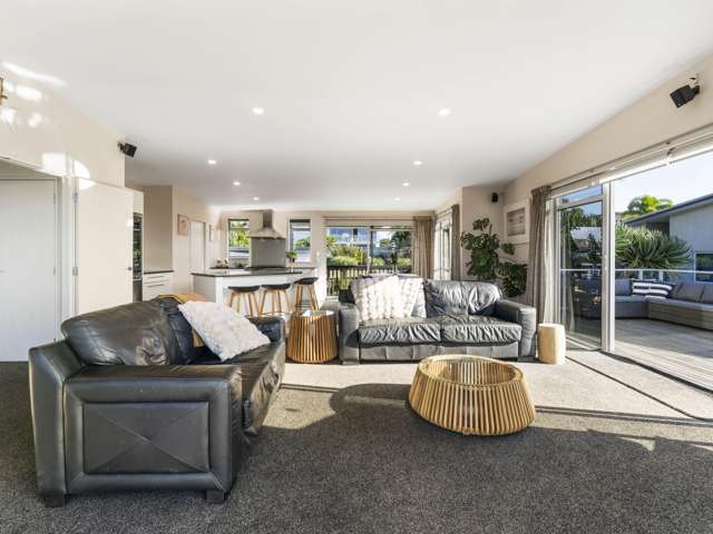 6 Intrepid Crescent Beachlands_3