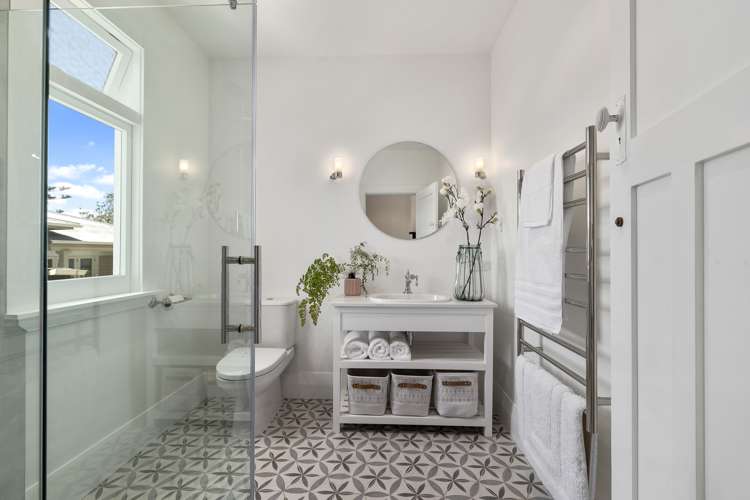 11 Empire Road Devonport_13