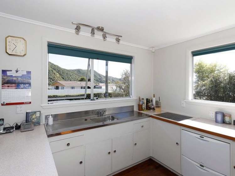 252 Waikawa Road Waikawa_8