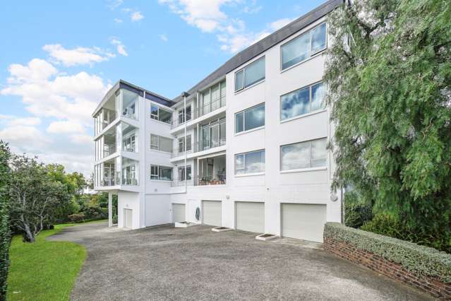 Luxury Living with Stunning Views in Remuera