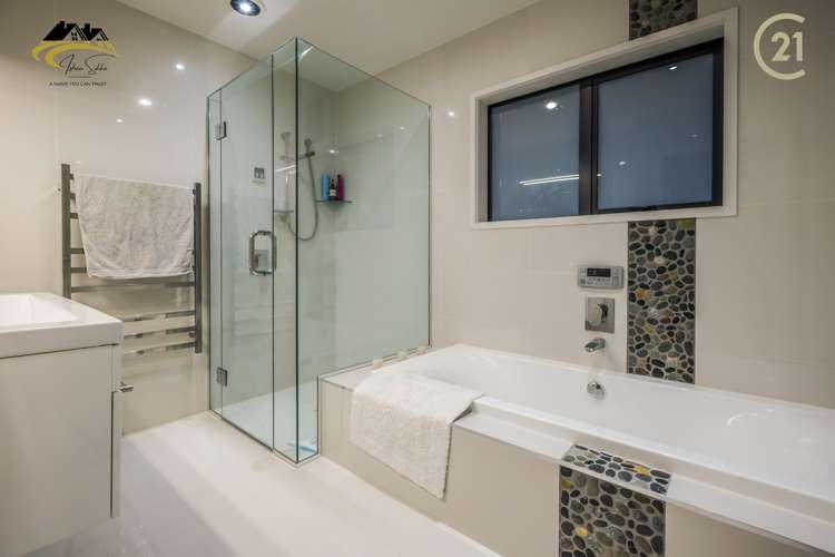 32 Ripple Grove Waiuku_13