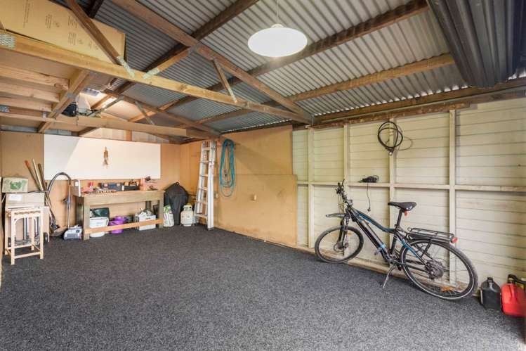 62 Cobham Crescent Kelston_16