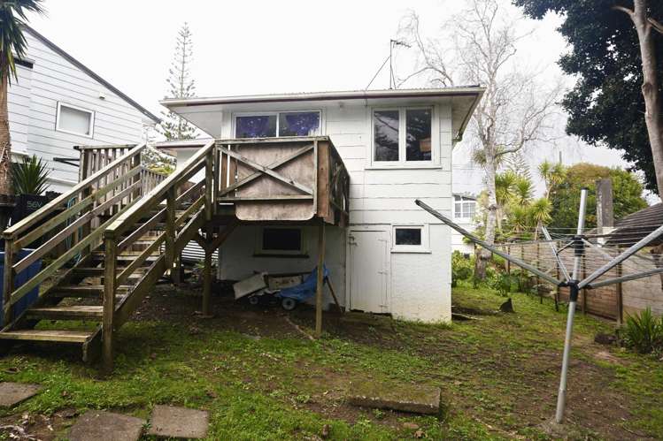 16 Parrs Cross Road_5