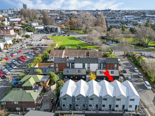 2/16 Hurley Street Christchurch Central_2