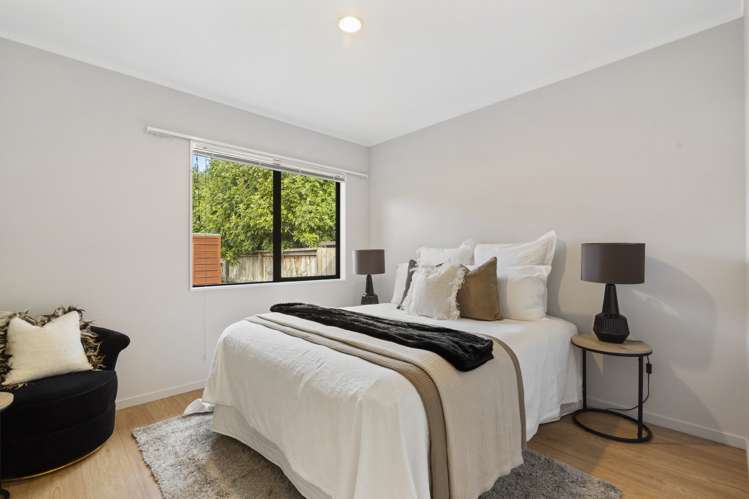 2/133 Pah Road Royal Oak_9