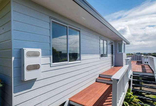 Perfectly situated in Stanmore Bay with amazin...