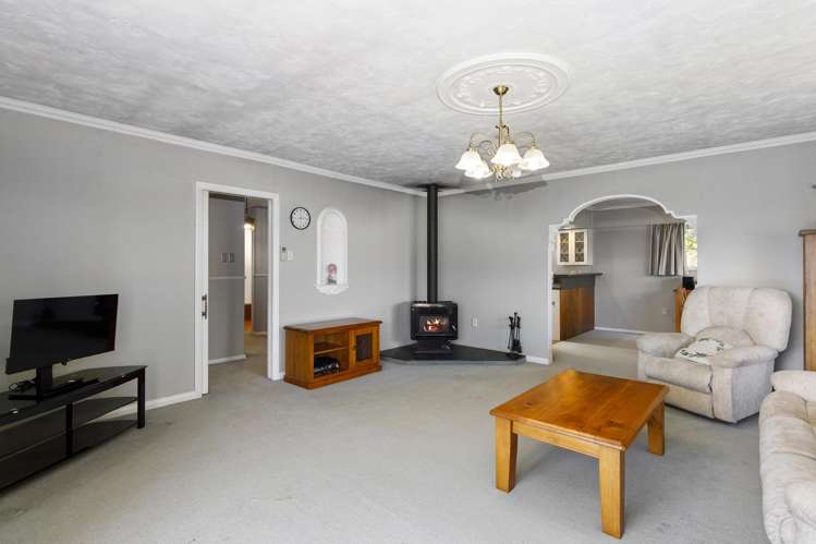 16 and 18 Faris Crescent Wainuiomata_11