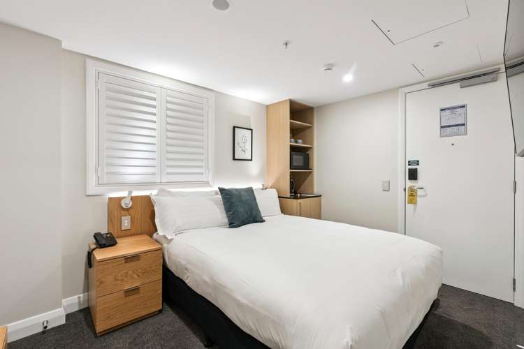 Unit 211/327 Frankton Road Town Centre_14