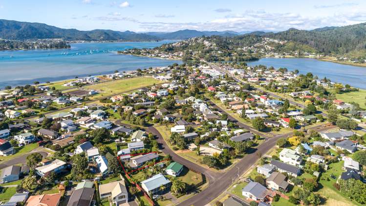 2 Chestnut Grove Tairua_22