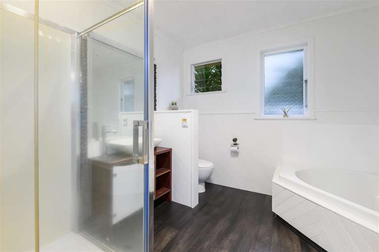 17 Pandora Avenue Westbrook_9