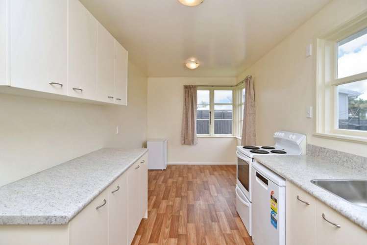 81 Rowan Avenue Aranui_4