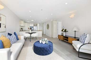 5H/175 Hurstmere Road_2