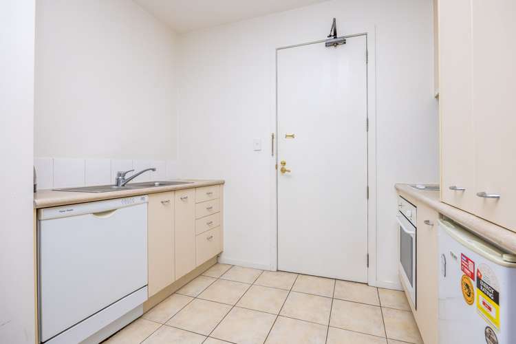 8e/14 Waterloo Quadrant Auckland Central_9