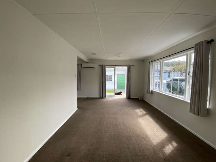 323 Wellington Road Wainuiomata_7