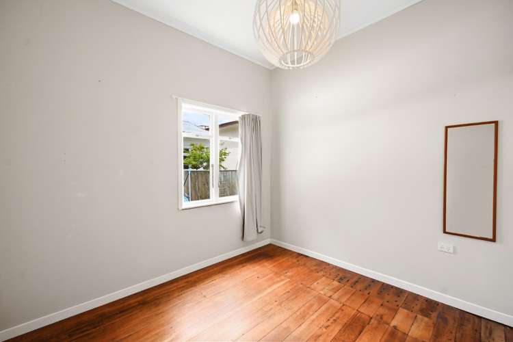 9 Kitchener Street 1055_7