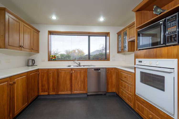 24 Falcon Drive Allenton_16